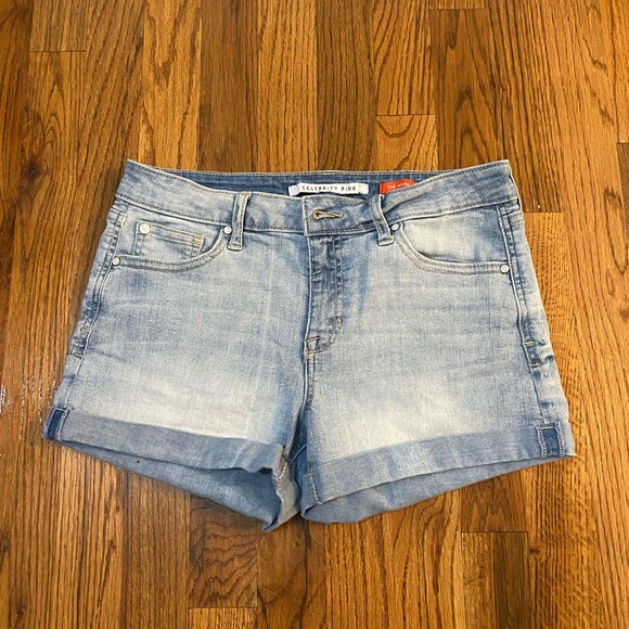Celebrity Pink Jean shorts - Picture 1 of 6